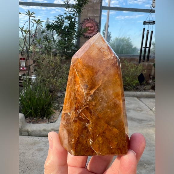 Golden Healer Crystal Tower - Picture 12 of 12